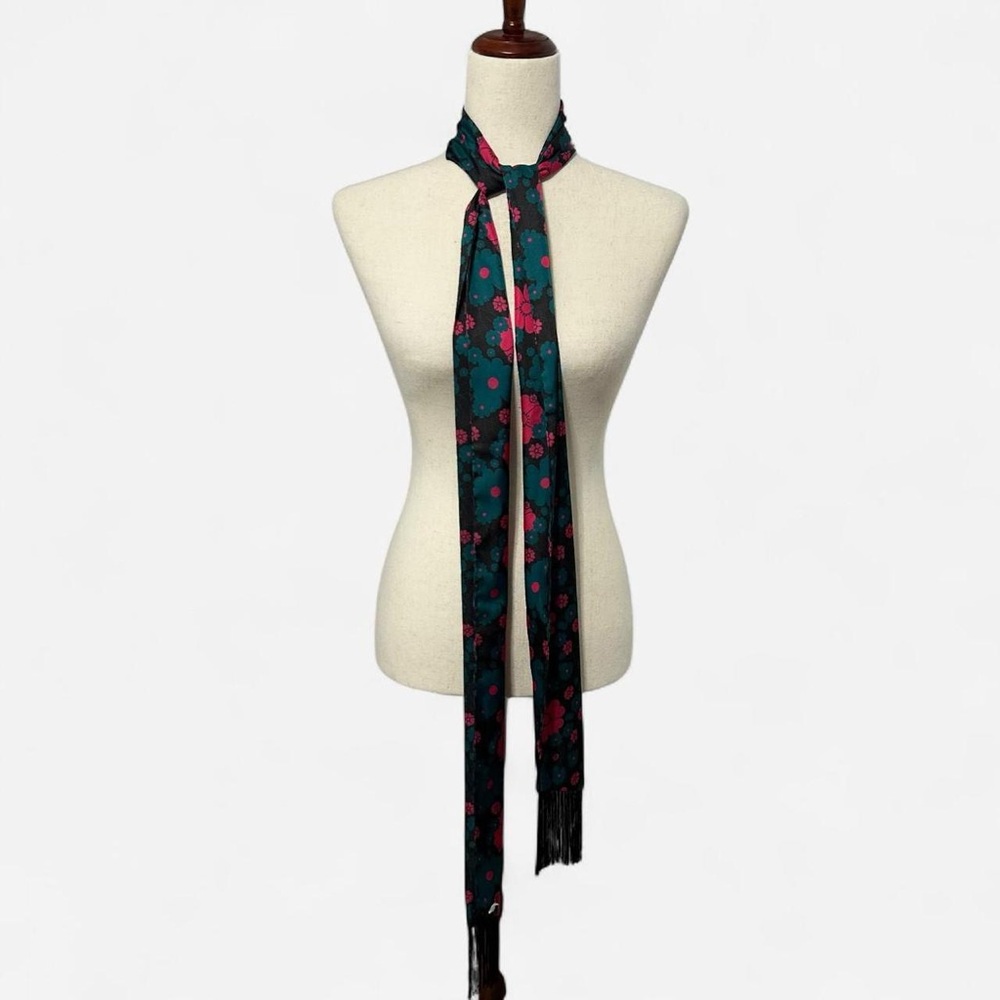 Urban Outiftters Skinny Floral Neck Scarf 🌸